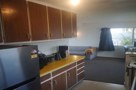 Photo of property in 10 Middlesex Place, Northland, Wellington, 6012