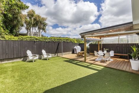 Photo of property in 20 Melbourne Road, Island Bay, Wellington, 6023
