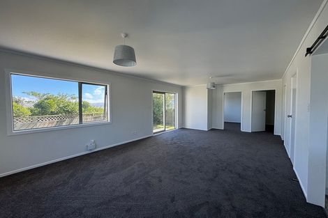 Photo of property in 8 Chetwode Grove, Newlands, Wellington, 6037