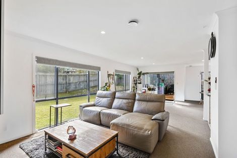 Photo of property in 12 Roy Maloney Drive, Henderson, Auckland, 0612