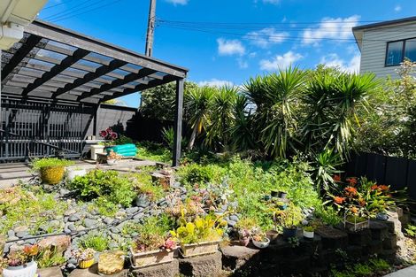 Photo of property in 21 Bleakhouse Road, Howick, Auckland, 2014