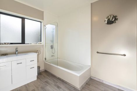 Photo of property in 10a Cooper Avenue, Holdens Bay, Rotorua, 3010