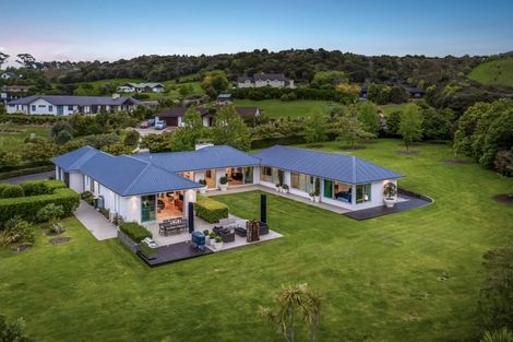 Photo of property in 40 Rautahi Terrace, Redvale, Albany, 0792