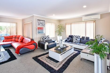 Photo of property in 27 Crossandra Drive, Mangere, Auckland, 2022