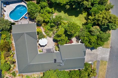 Photo of property in 2 Ritchie Place, Havelock North, 4130