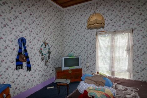 Photo of property in 1 Cadman Street, Dannevirke, 4930