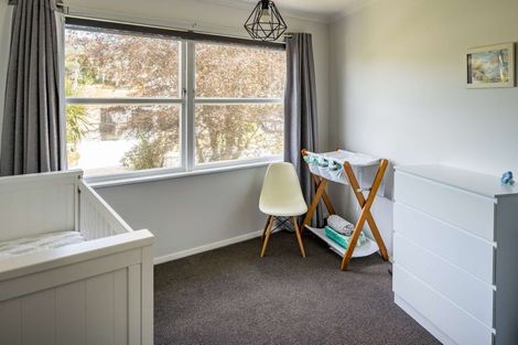 Photo of property in 34 Ranui Terrace, Tawa, Wellington, 5028