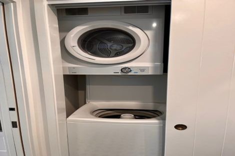 Photo of property in 129a Marine Parade, Mount Maunganui, 3116