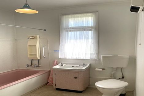 Photo of property in 100 Yule Street, Lyall Bay, Wellington, 6022