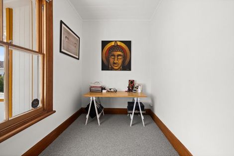 Photo of property in 15 Sealy Road, Bluff Hill, Napier, 4110