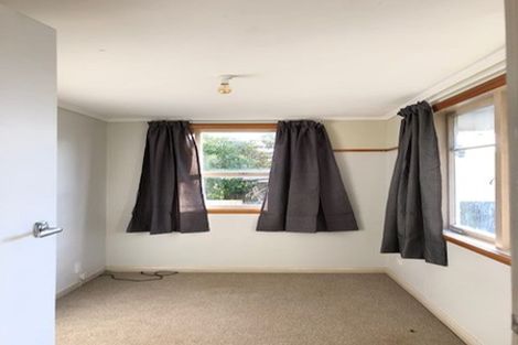 Photo of property in 18 Raphael Place, West Harbour, Auckland, 0618