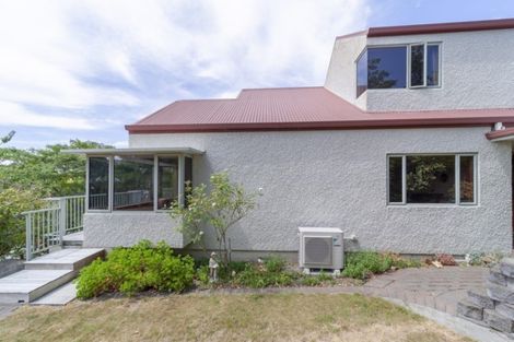 Photo of property in 71 Napier Terrace, Hospital Hill, Napier, 4110