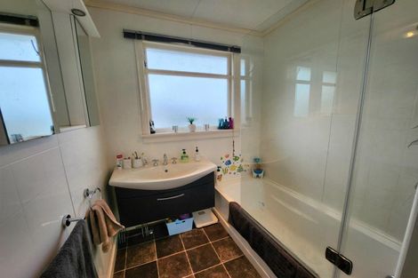 Photo of property in 16 Oxford Street, Holmes Hill, Oamaru, 9401