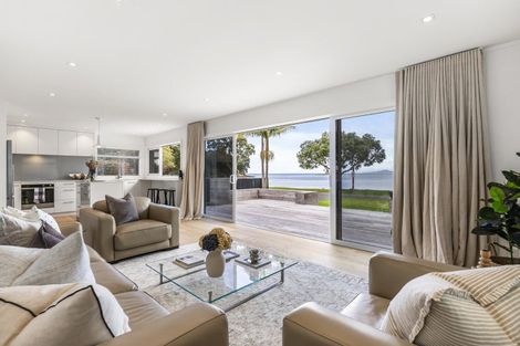 Photo of property in 48 Matakatia Parade, Matakatia, Whangaparaoa, 0930