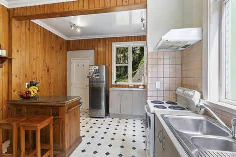 Photo of property in 133 Newlands Road, Newlands, Wellington, 6037