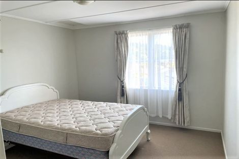 Photo of property in 24 Norana Road, Maoribank, Upper Hutt, 5018