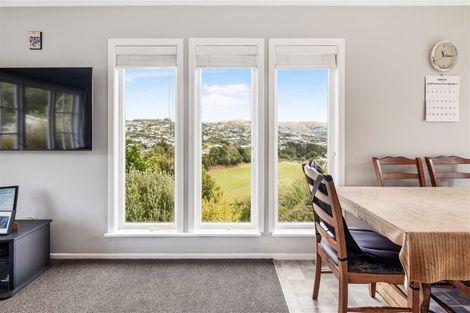 Photo of property in 104 Stewart Drive, Newlands, Wellington, 6037