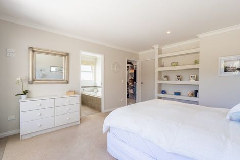 Photo of property in 26 Otupoa Way, Paraparaumu, 5032