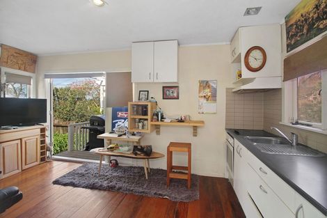Photo of property in 4 Mceldowney Road, Titirangi, Auckland, 0604