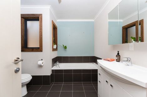 Photo of property in 332 Kenmure Road, Kenmure, Dunedin, 9011