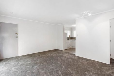 Photo of property in 10/126 Lynwood Road, New Lynn, Auckland, 0600