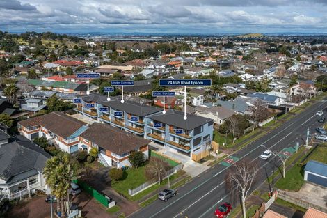 Photo of property in 1/24 Pah Road, Cockle Bay, Auckland, 2014