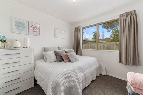 Photo of property in 20 Robinson Avenue, Holdens Bay, Rotorua, 3010