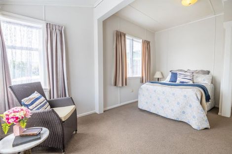 Photo of property in 13 Retter Street, Paparangi, Wellington, 6037