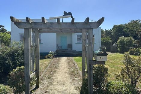 Photo of property in 74 Parris Street, Waitara, 4320