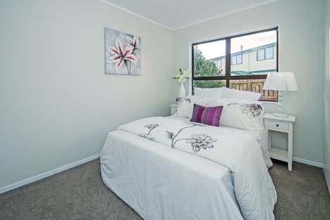 Photo of property in 199 Carnoustie Drive, Wattle Downs, Auckland, 2103