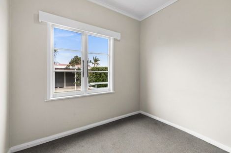 Photo of property in 4 Higgins Street, Marewa, Napier, 4110
