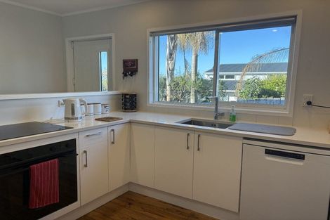 Photo of property in 5 Sealy Road, Torbay, Auckland, 0630