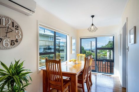 Photo of property in 2/539 Glenfield Road, Glenfield, Auckland, 0629