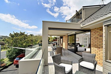 Photo of property in 3a Lynton Road, Bucklands Beach, Auckland, 2012