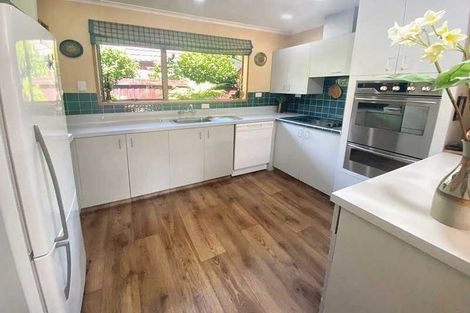 Photo of property in 7 Cricklewood Place, Avonhead, Christchurch, 8042
