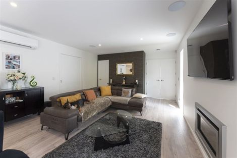 Photo of property in 2 Jacksons Road, Merivale, Christchurch, 8014