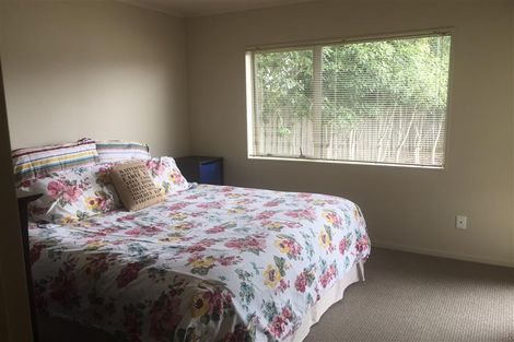 Photo of property in 2/36 Elizabeth Drive, West Harbour, Auckland, 0618