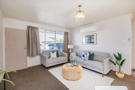 Photo of property in 8 Kiwi Court, Roslyn, Palmerston North, 4414