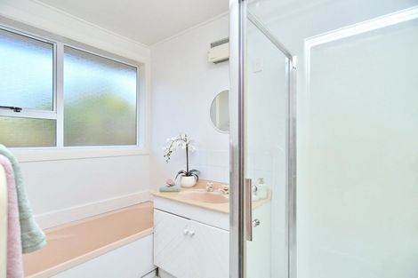 Photo of property in 25 Liverton Crescent, Bishopdale, Christchurch, 8053