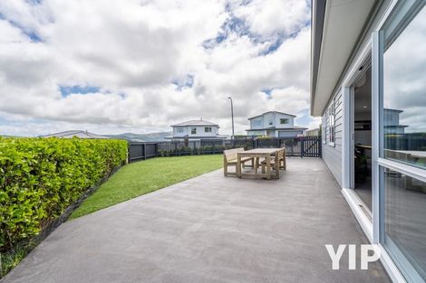 Photo of property in 50 Havana Rise, Grenada Village, Wellington, 6037