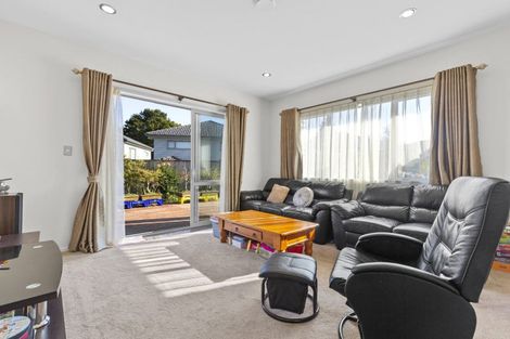 Photo of property in 21b Stamford Crescent, Flat Bush, Auckland, 2019