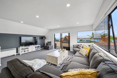 Photo of property in 2/47 Clovelly Road, Bucklands Beach, Auckland, 2012