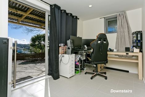 Photo of property in 2/1 Cantina Avenue, Bayview, Auckland, 0629