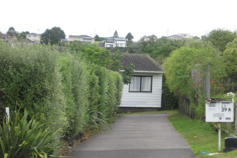 Photo of property in 2/39 Athena Drive, Totara Vale, Auckland, 0629