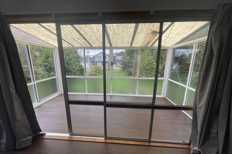 Photo of property in 12 Mawney Road, Henderson, Auckland, 0610