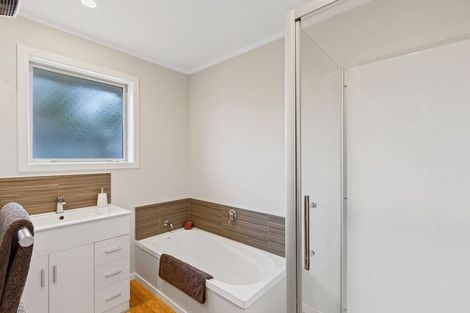 Photo of property in 324 Yaldhurst Road, Avonhead, Christchurch, 8042