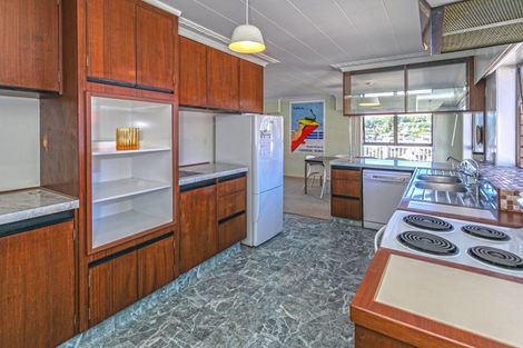 Photo of property in 107 Titiro Place, Onemana, Whangamata, 3691