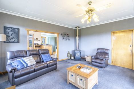 Photo of property in 1048 Lochiel-branxholme Road, Branxholme, Invercargill, 9874