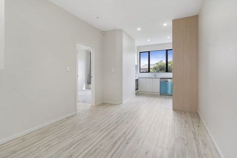 Photo of property in 21c Cherry Tree Place, Massey, Auckland, 0614