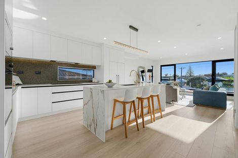 Photo of property in 8a Stanley Avenue, Milford, Auckland, 0620